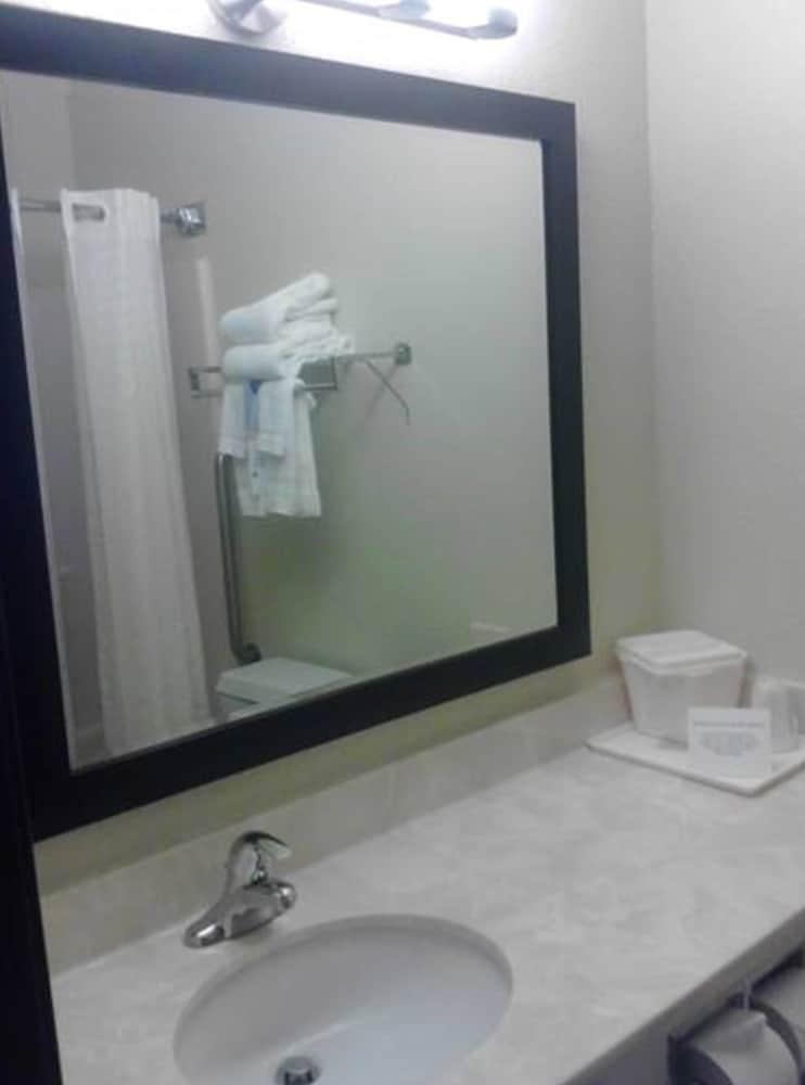 Quality Inn & Suites Des Moines Airport Luaran gambar