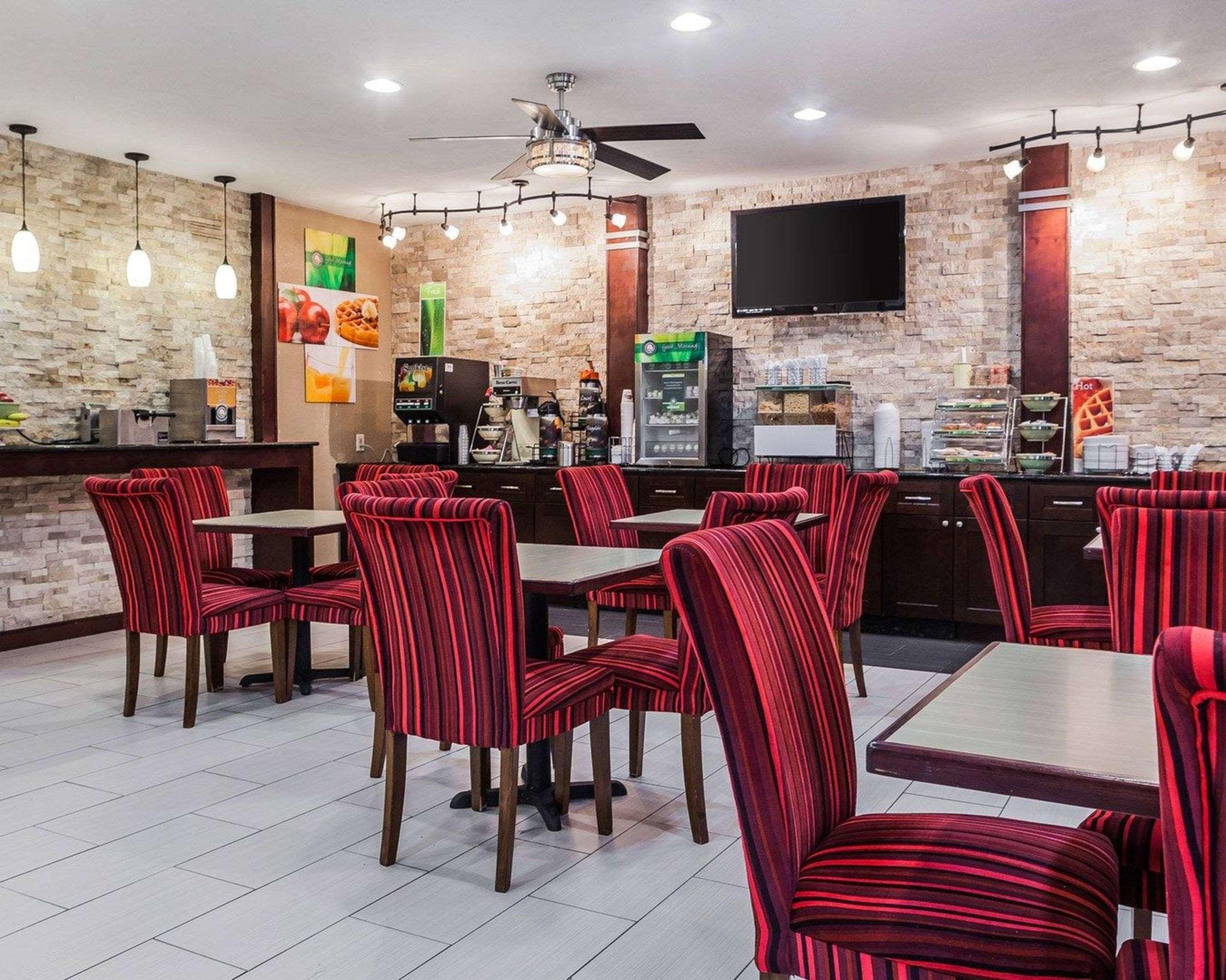 Quality Inn & Suites Des Moines Airport Luaran gambar